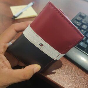 Tommy Hilfiger Men's Genuine Leather Slim Trifold Wallet with ID Window